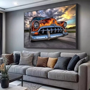 Quadro Carro Clássico Brilhando Sob o Pôr do Sol deitado sobre a superfície, mostrando os detalhes da moldura inferior direita.