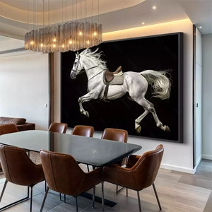Quadro Cavalo Branco em Voo de Liberdade deitado sobre a superfície, mostrando os detalhes da moldura inferior direita.