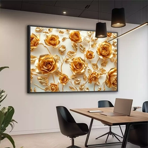 Quadro Dourado Flores Radiantes em Beleza Eterna deitado sobre a superfície, mostrando os detalhes da moldura inferior direita.