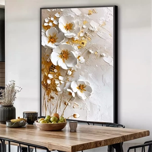 Quadro Flores Delicadas em Texturas de Pureza deitado sobre a superfície, mostrando os detalhes da moldura inferior direita.