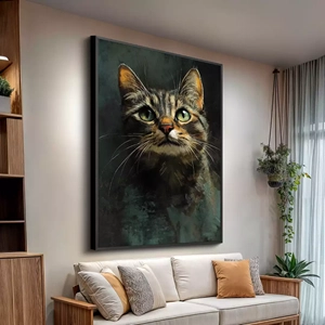 Quadro Gato dos Mistérios da Noite Silenciosa deitado sobre a superfície, mostrando os detalhes da moldura inferior direita.