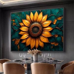 Quadro Girassol de Ouro em Harmonia Celestial deitado sobre a superfície, mostrando os detalhes da moldura inferior direita.