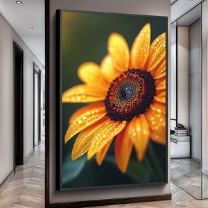 Quadro Girassol Resplandecente deitado sobre a superfície, mostrando os detalhes da moldura inferior direita.