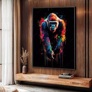 Quadro Gorila Colorido deitado sobre a superfície, mostrando os detalhes da moldura inferior direita.