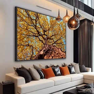 Quadro Ipê amarelo deitado sobre a superfície, mostrando os detalhes da moldura inferior direita.