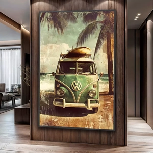 Quadro Kombi do Surf Vintage deitado sobre a superfície, mostrando os detalhes da moldura inferior direita.