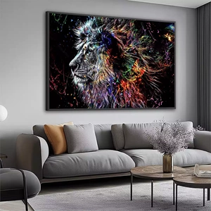 Quadro Leão Majestoso em Caminho de Fogo deitado sobre a superfície, mostrando os detalhes da moldura inferior direita.