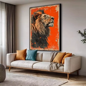 Quadro Leão Majestoso em Chamas da Coragem deitado sobre a superfície, mostrando os detalhes da moldura inferior direita.