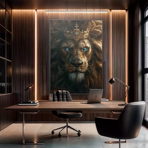 Quadro Leão Rei dos Olhos Soberanos deitado sobre a superfície, mostrando os detalhes da moldura inferior direita.