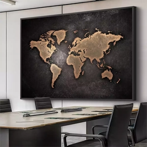 Quadro Mapa Mundi das Relíquias Antigas e Brilhantes deitado sobre a superfície, mostrando os detalhes da moldura inferior direita.
