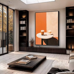 Quadro Minimalista deitado sobre a superfície, mostrando os detalhes da moldura inferior direita.