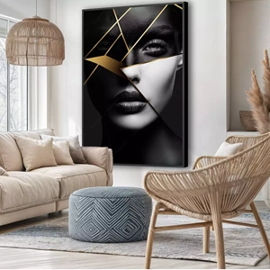 Quadro Mulher Abstrato deitado sobre a superfície, mostrando os detalhes da moldura inferior direita.