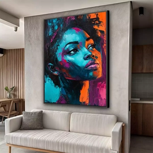 Quadro Mulher Negra em Reflexos de Luz e Cor deitado sobre a superfície, mostrando os detalhes da moldura inferior direita.