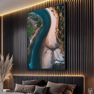 Quadro Natureza Dançando em Cores do Entardecer deitado sobre a superfície, mostrando os detalhes da moldura inferior direita.