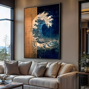 Quadro Ondas Revoltas do Mar Japonês deitado sobre a superfície, mostrando os detalhes da moldura inferior direita.