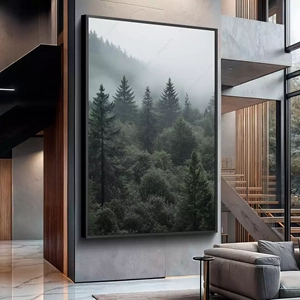 Quadro Paisagem de Névoa nas Florestas Silenciosas deitado sobre a superfície, mostrando os detalhes da moldura inferior direita.