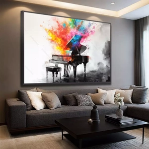 Quadro Piano deitado sobre a superfície, mostrando os detalhes da moldura inferior direita.