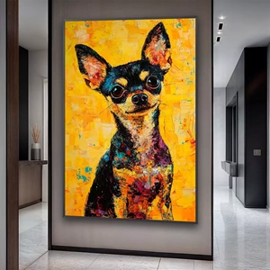 Quadro Pinscher Brilhante em Cores Vivas deitado sobre a superfície, mostrando os detalhes da moldura inferior direita.