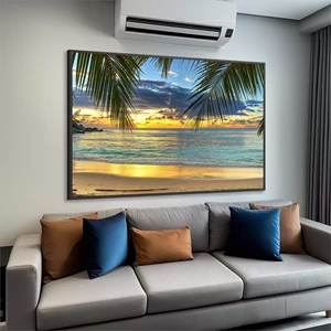 Quadro Praia da Serenidade de Amanhecer Dourado deitado sobre a superfície, mostrando os detalhes da moldura inferior direita.