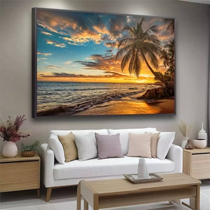 Quadro Praia de Horizonte Dourado ao Entardecer deitado sobre a superfície, mostrando os detalhes da moldura inferior direita.