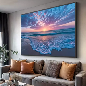 Quadro Praia do Horizonte em Tons Mágicos deitado sobre a superfície, mostrando os detalhes da moldura inferior direita.