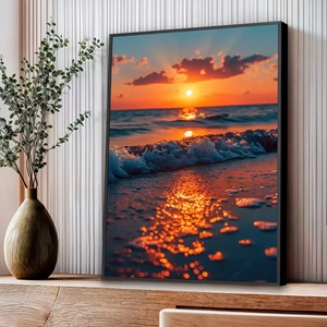 Quadro Praia do Sol Brilhante e Mar Sereno deitado sobre a superfície, mostrando os detalhes da moldura inferior direita.