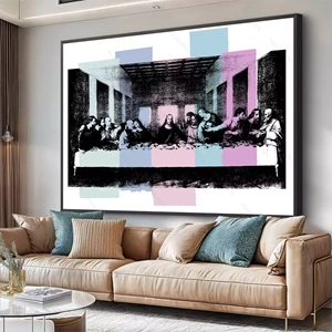Quadro Santa Ceia em Cores deitado sobre a superfície, mostrando os detalhes da moldura inferior direita.