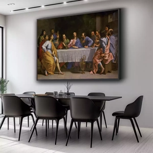 Quadro Santa Ceia deitado sobre a superfície, mostrando os detalhes da moldura inferior direita.