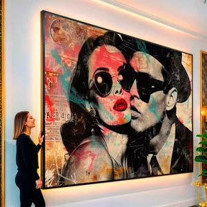 Quadro Casal Urbano no Caos das Cores Vibrantes visto de frente, exibindo sua moldura e sua arte.