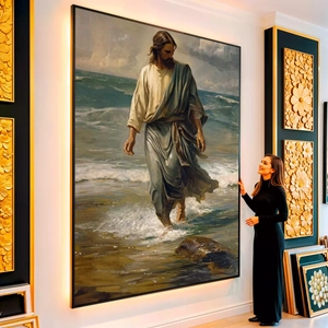 Quadro Jesus Caminhando Sobre As Águas Serenas visto de frente, exibindo sua moldura e sua arte.