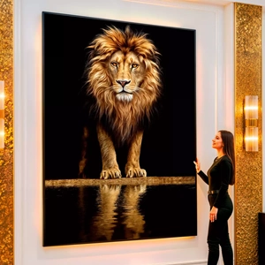 Quadro Leão Majestoso do Reino Dourado visto de frente, exibindo sua moldura e sua arte.