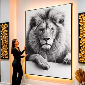 Quadro Leão Majestoso do Silêncio Profundo visto de frente, exibindo sua moldura e sua arte.
