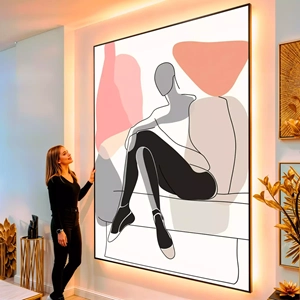 Quadro Mulher Abstrata em Contornos de Serenidade Elegante visto de frente, exibindo sua moldura e sua arte.