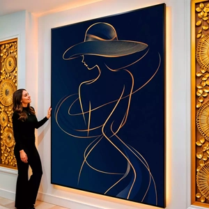 Quadro Mulher Dourada Dançando com o Vento visto de frente, exibindo sua moldura e sua arte.