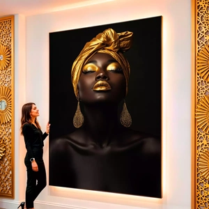 Quadro Mulher Negra visto de frente, exibindo sua moldura e sua arte.