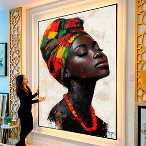 Quadro Mulher Negra Orgulho e Tradição Viva visto de frente, exibindo sua moldura e sua arte.