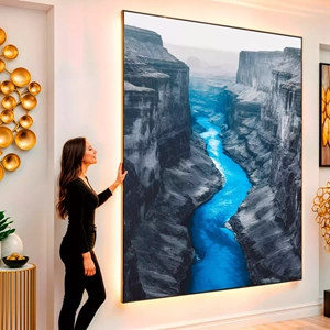 Quadro Natureza Serrada em Rios Cristalinos Profundos visto de frente, exibindo sua moldura e sua arte.