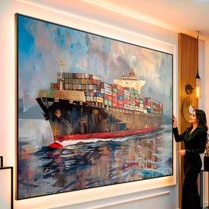 Quadro Navio Cargueiro visto de frente, exibindo sua moldura e sua arte.