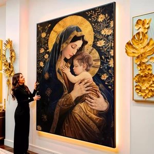 Quadro Nossa Senhora e o Menino Jesus visto de frente, exibindo sua moldura e sua arte.