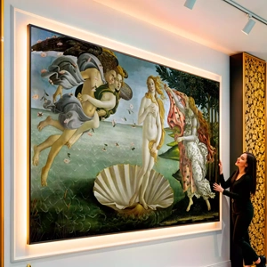 Quadro O Nascimento de Vênus visto de frente, exibindo sua moldura e sua arte.