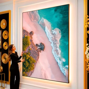 Quadro Praia dos Encantos de Areia Límpida visto de frente, exibindo sua moldura e sua arte.