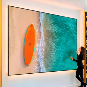 Quadro Prancha de Surf visto de frente, exibindo sua moldura e sua arte.