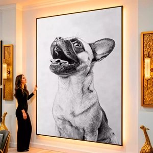 Quadro Pug Feliz visto de frente, exibindo sua moldura e sua arte.