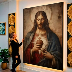 Quadro Sagrado Coração de Jesus Pintura Antiga visto de frente, exibindo sua moldura e sua arte.