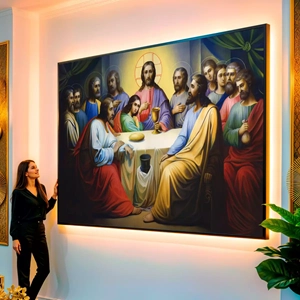 Quadro Santa Ceia Digital Art visto de frente, exibindo sua moldura e sua arte.