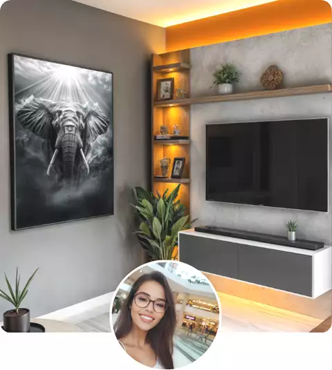 Sala de estar com sofá claro e parede decorada com quadros em preto e branco com figuras de animais, criando um ambiente aconchegante.